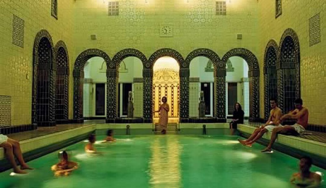 Drei Monate ohne Badebetrieb: Kaiser-Friedrich-Therme geschlossen für jährliche Revision