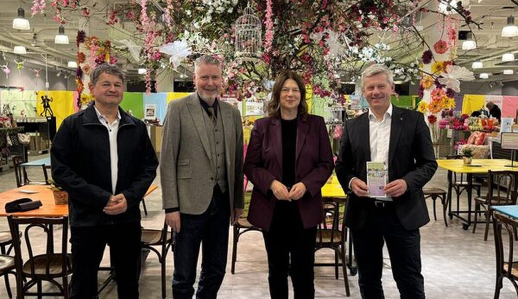 Frühlingsmarkt nutzt ehemaligen SportScheck in Wiesbaden als temporären Treffpunkt für Handel und Kultur