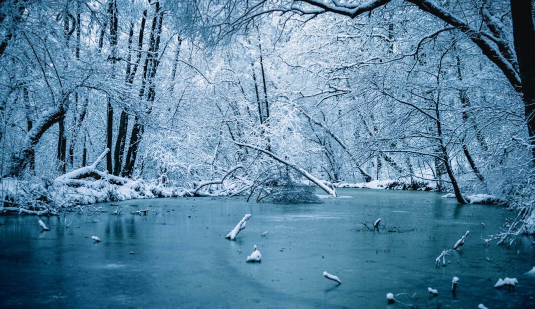 Lebensgefahr auf gefrorenen Gewässern in Wiesbaden