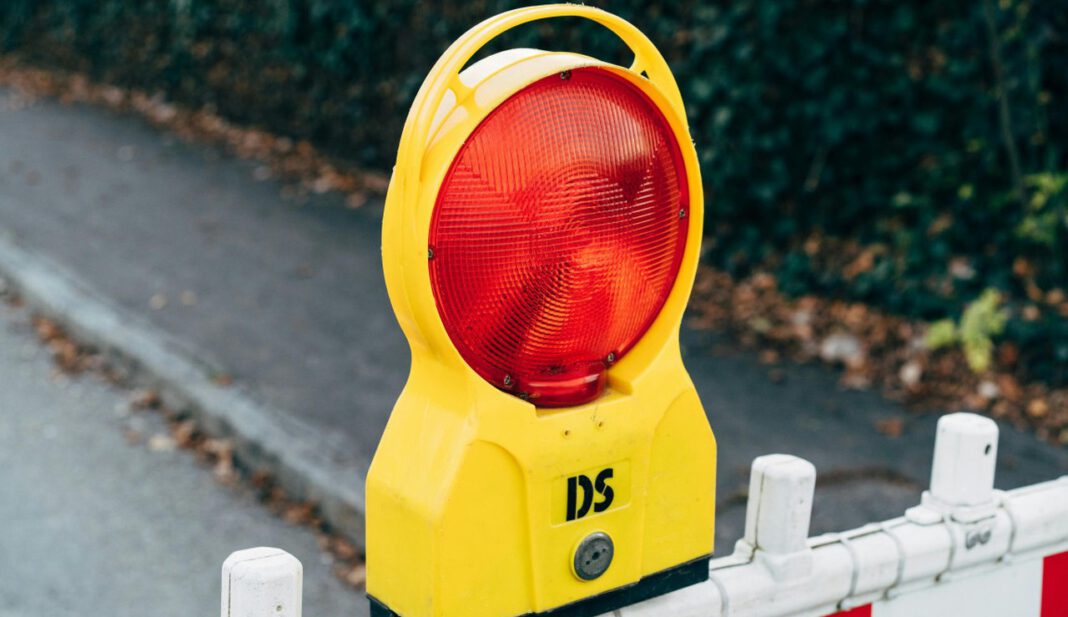 Vollsperrung in Walluf: Gartenfeldstraße vor Hausnummer 9 zwei Wochen gesperrt