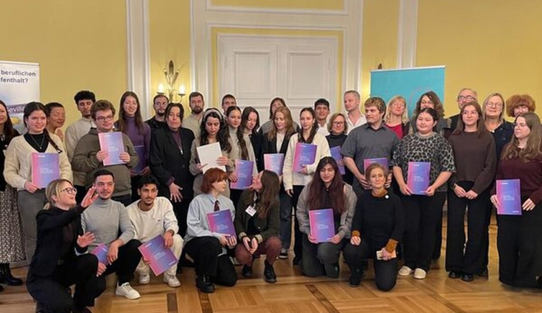 Wiesbaden meldet Rekord: 34 Auszubildende absolvieren Europapraktika im Projekt IndA