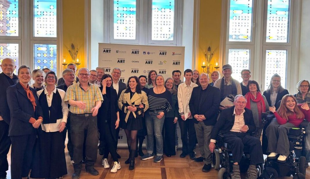 Wiesbaden startet inklusives Kunstprojekt mit Tandems und Auktion